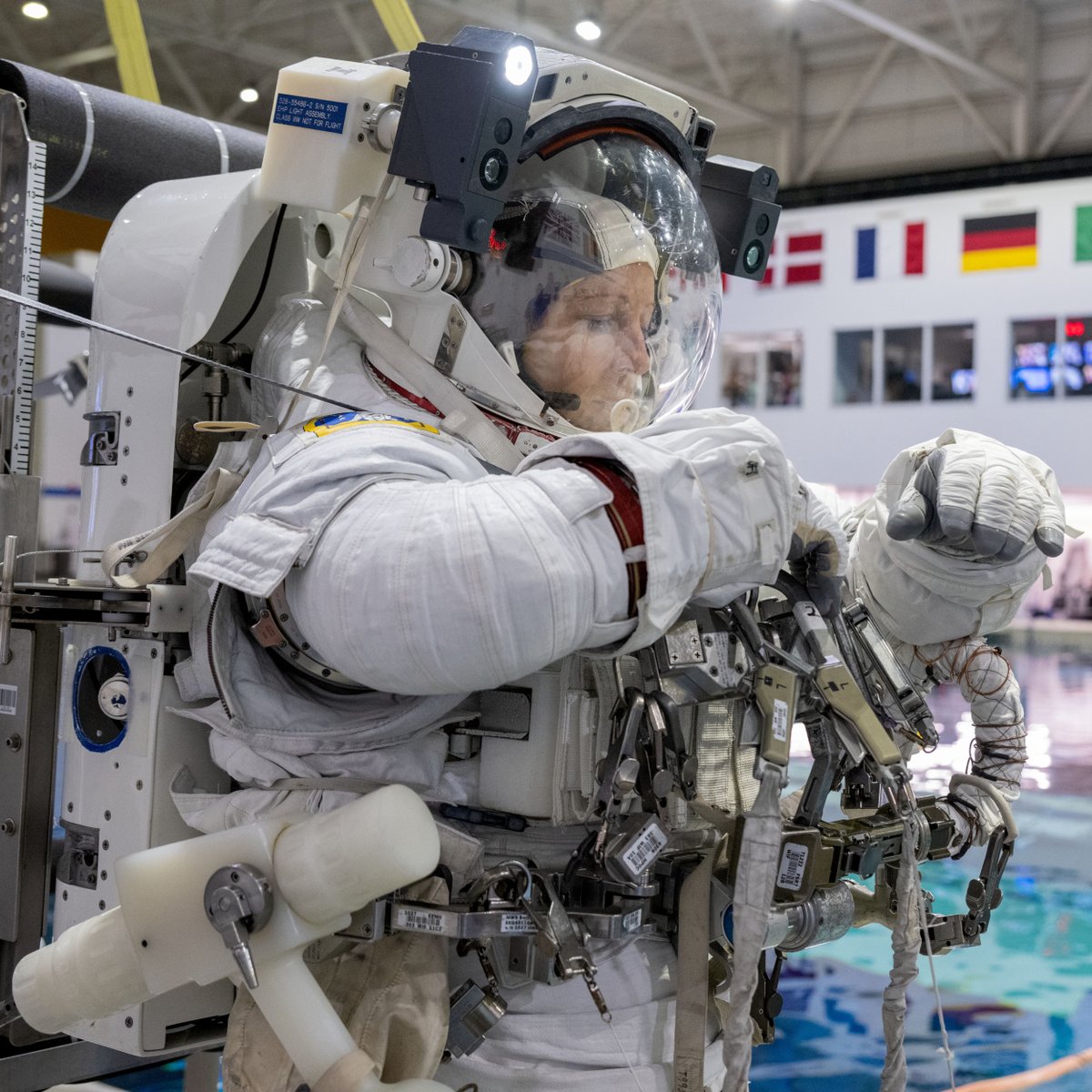 🚀 Women shaping the future of space.

From astronaut training 👩‍🚀, pioneering life science in space 🧬and leading lunar missions🌙, women at <a href="/esa/">European Space Agency</a> are driving the next era of space exploration.

#InternationalWomensDay 

🧵👇