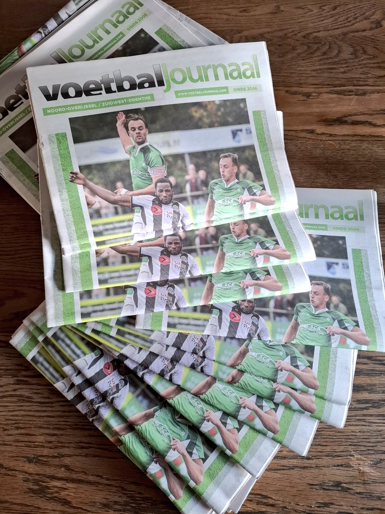 Erik Riemens (@riemenserik) on Twitter photo Jaaaa, daar zijn ze dan. Samen met <a href="/Voorzet/">Flip Vellinga</a> en <a href="/zpressNL/">ZPRESS Media Group</a> het tweede voetbaljournaal in deze regio gemaakt. Vandaag bezorgd bij alle voetbalclubs die in de krant staan. Ook een exemplaar? Ik ga mijn best doen voor je. Jaaaa, daar zijn ze dan. Samen met <a href="/Voorzet/">Flip Vellinga</a> en <a href="/zpressNL/">ZPRESS Media Group</a> het tweede voetbaljournaal in deze regio gemaakt. Vandaag bezorgd bij alle voetbalclubs die in de krant staan. Ook een exemplaar? Ik ga mijn best doen voor je.