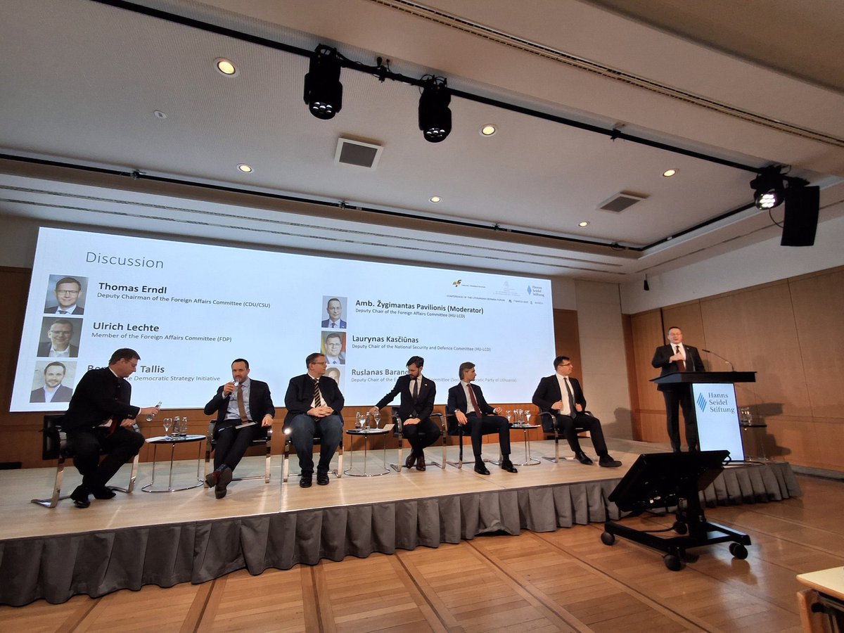 Germany &amp; Lithuania – friends and strategic partners!
It was an honor to host the 🇱🇹-🇩🇪Forum  for the first time in Munich. 
Thank you to all the guests and friends. Let’s continue deepening our partnership: politically, militarily, economically &amp; culturally. 
For a stronger 🇪🇺!