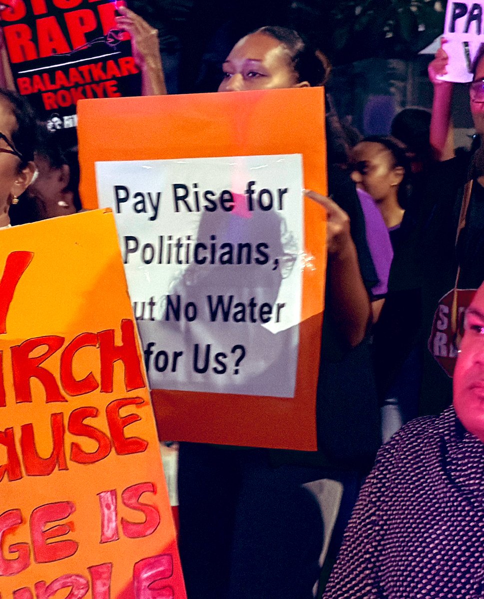 Pay rise for politicians but no water for us?

When women march for their rights, they march for everyone’s rights and stand up for everyone.

Taken in Fiji’s capital, Suva as Fijian women in all their diversity take the streets in the annual Reclaim the Night March on IWD.
