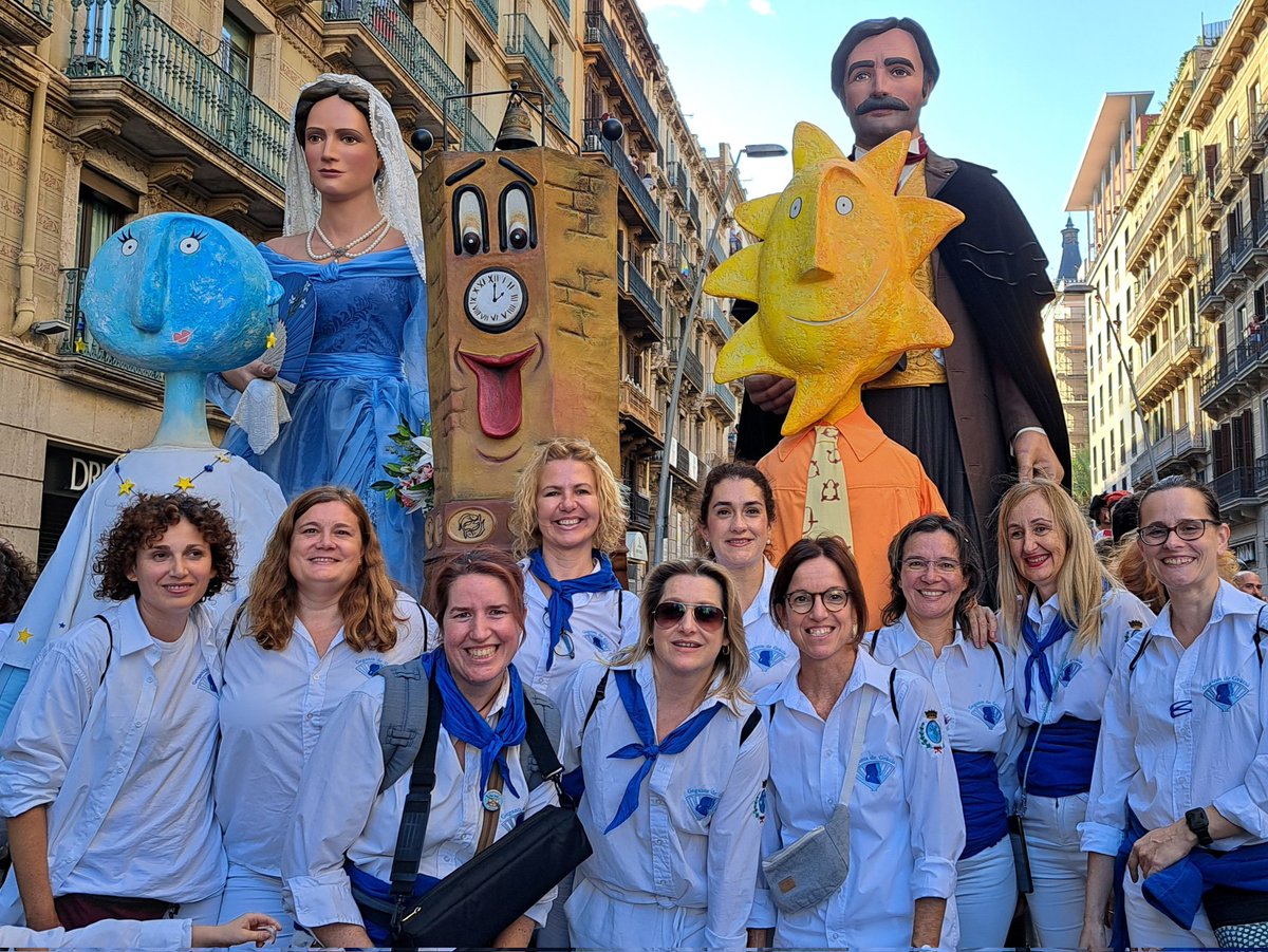Tornem a commemorar el #8M reivindicant el paper de la dona! 
Per totes aquelles dones gegantes que donen vida a la #culturapopular! Per a les que fan moure el món cada dia! Per una societat més lliure, justa i igualitària, avui reivindiquem el #DiaInternacionalDeLaDona! 💪💜