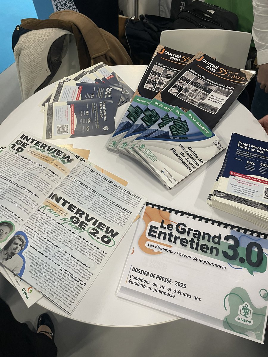 Retrouvez nous au stand ANEPF ! L92 
🔸Journal de l’ANEPF spécial édition Grand Entretien 3.0
🔸Fonds de Dotation : lutter contre la précarité étudiante 
🔸Journal des 55 ans de l’ANEPF
🔹Guides :
📚Installation en officine, 
📚Guide de pratique, 
Et bien plus