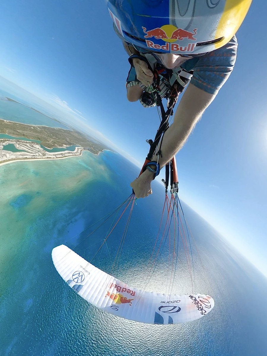 Entrenando en Bahamas en el Aerial Performance Camp de <a href="/redbull/">Red Bull</a> 🤟😝