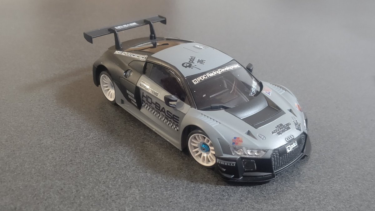 新たなボディ制作開始
カラーリングはアウディみたいな感じになる予定😄