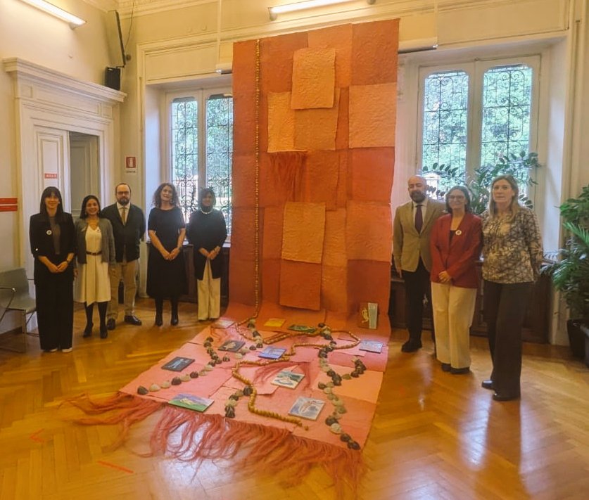 Spagna in Italia 🇪🇸🇮🇹 (@embespitalia) on Twitter photo 🎨🔬 Nel quadro dell’#8Marzo, con <a href="/EmbColItalia/">Embajada de Colombia en Italia</a>, celebriamo la presentazione dell’opera di Luz Lizarazo. Grazie alla cooperazione culturale e scientifica, rafforziamo il nostro impegno per una politica femminista e l’uguaglianza. #CulturaeScienzaConUguaglianza
<a href="/romacervantes/">Instituto Cervantes Roma</a> 🎨🔬 Nel quadro dell’#8Marzo, con <a href="/EmbColItalia/">Embajada de Colombia en Italia</a>, celebriamo la presentazione dell’opera di Luz Lizarazo. Grazie alla cooperazione culturale e scientifica, rafforziamo il nostro impegno per una politica femminista e l’uguaglianza. #CulturaeScienzaConUguaglianza
<a href="/romacervantes/">Instituto Cervantes Roma</a>