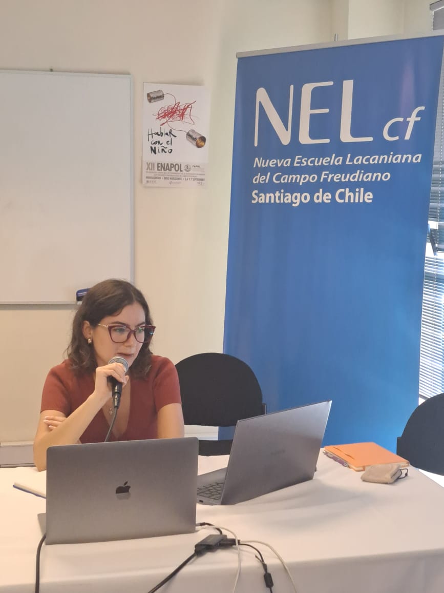 "Querer escribir, ser docil a eso, es ya un tratamiento de los discursos de la época".

Katya Schwazenberg