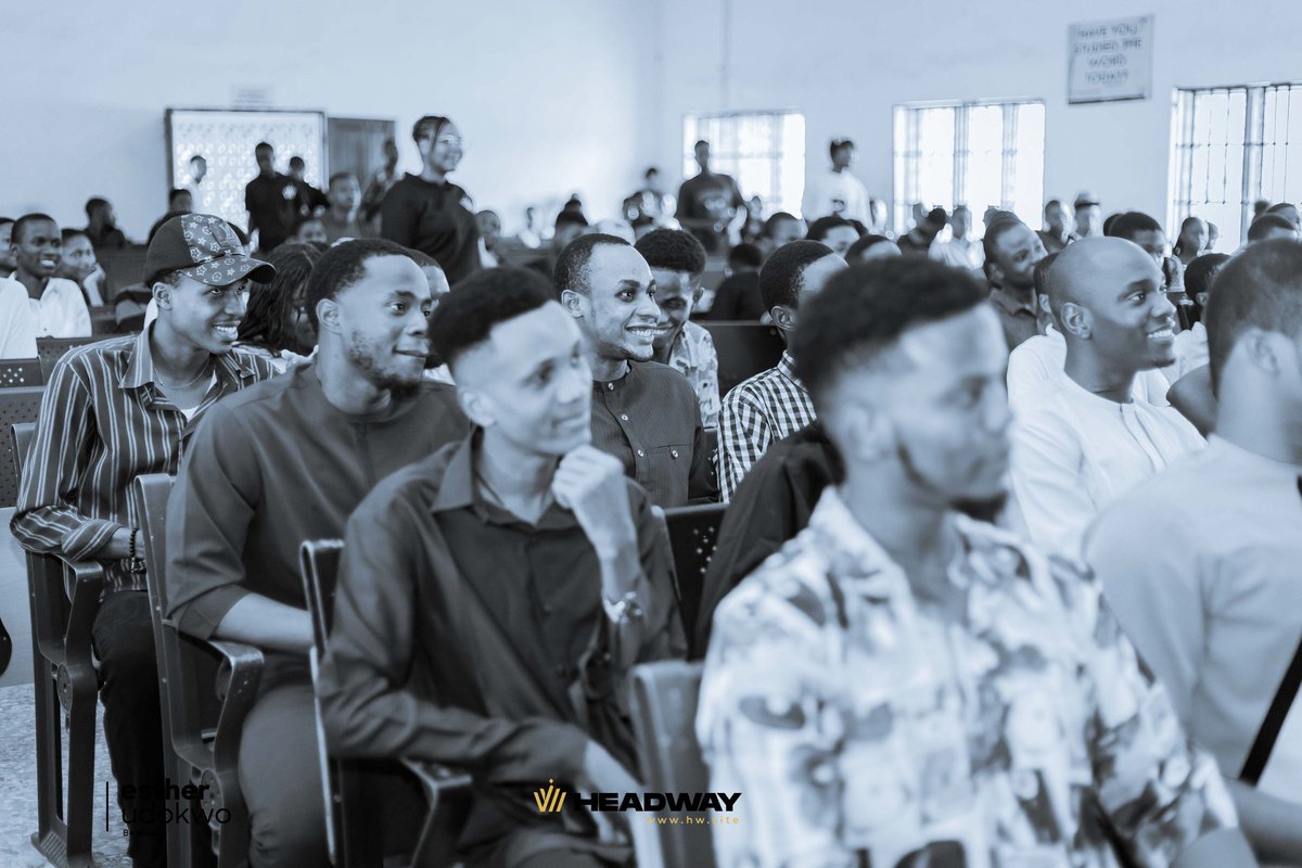 ehmarx495's tweet image. Honored to have spoken at the Traders Campus Tour sponsored by @HeadwayForex Connected with fellow traders and shared market insights. Thanks @HeadwayForex for an unforgettable event! #TradersCampusTour #HeadwayBroker #TradingEvent @Boithebear