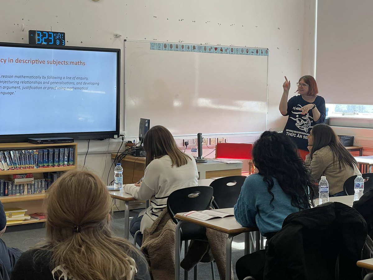 THE NATIONAL TREASURE THAT IS <a href="/ClareSealy/">Clare Sealy</a> HELPING US NAVIGATE THE RISK OF ORACY MUTATING INTO A TICK LIST OF GENERIC OBSERVABLE ACTIONS 👏👏👏 #rEDBRUM