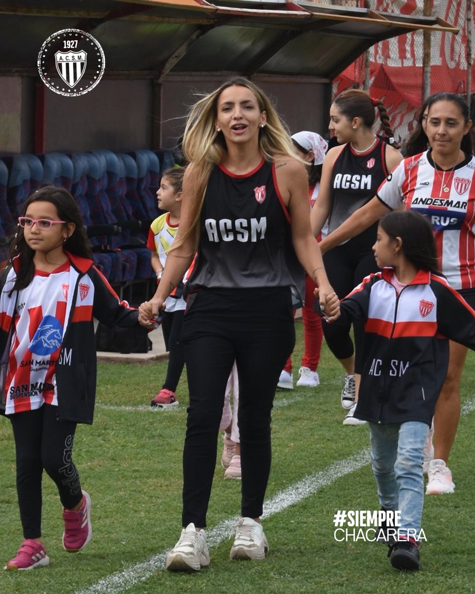 ❤️🤍 Hoy y siempre, reconocemos la fuerza, el compromiso y la pasión de todas las 𝑪𝒉𝒂𝒄𝒂𝒓𝒆𝒓𝒂𝒔 que hacen historia dentro y fuera de la cancha. 💪 Sigamos construyendo un mundo más justo e igualitario. #8M 

#SiempreChacarera 🇦🇹