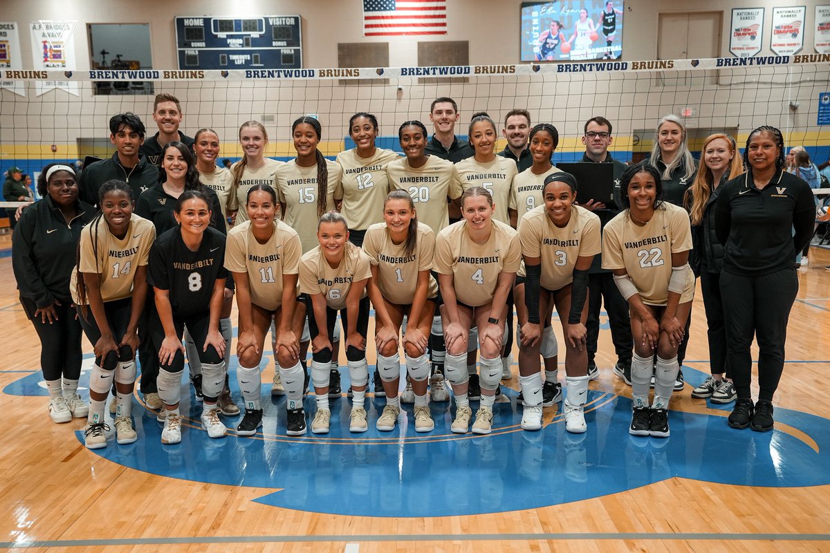 𝙈𝙖𝙠𝙞𝙣𝙜 𝙝𝙞𝙨𝙩𝙤𝙧𝙮

Last night, Vanderbilt volleyball took the court for the first time in 45 years in an exhibition match with Tennessee.

#AnchorDown