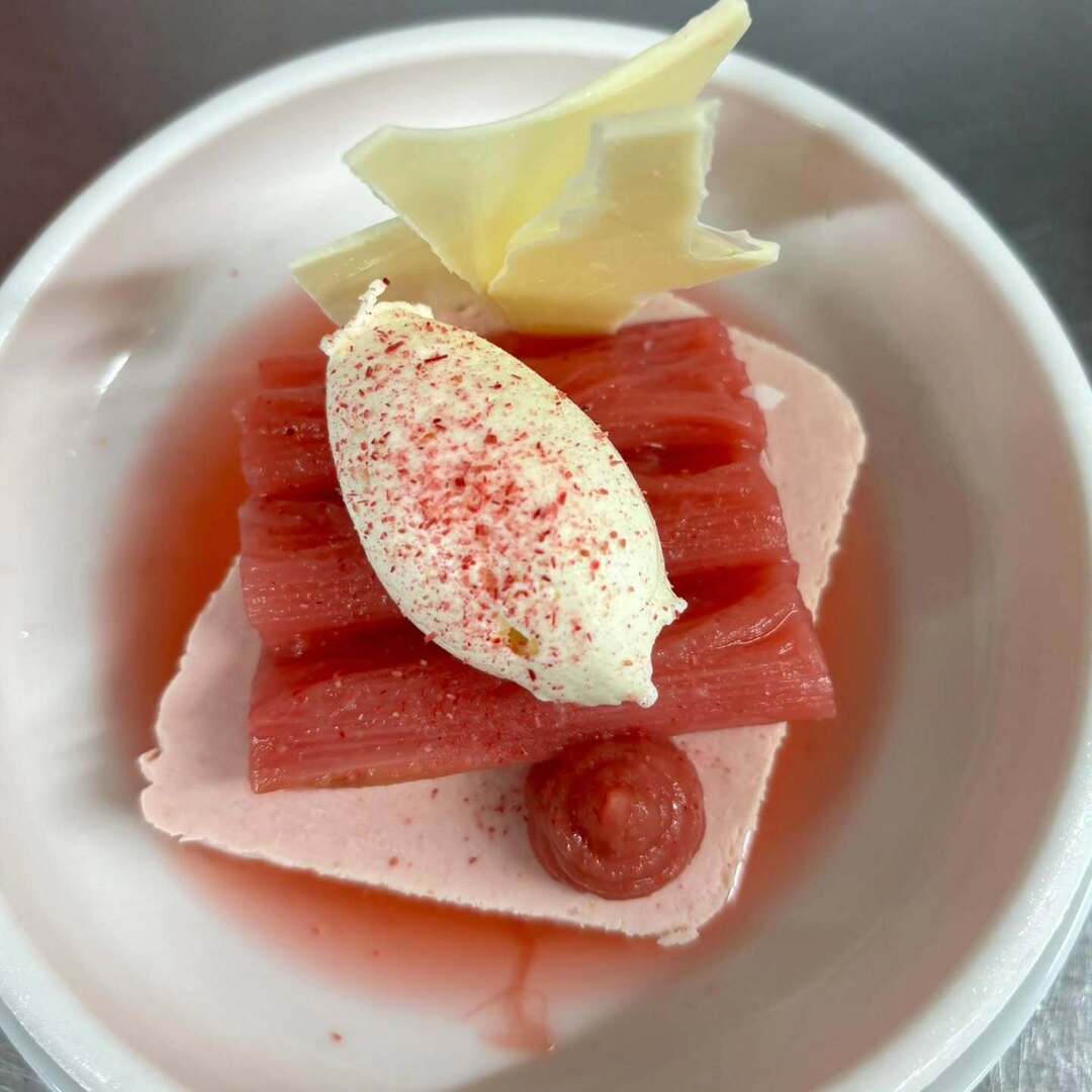 Pave of @rhubarbrobert rhubarb Pwrfect for today Thanks @alishaelms for the pic instagr.am/p/DG8ZpzbomMs/