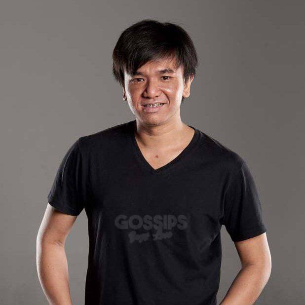 gossips_bl's tweet image. 📣 VEM AÍ! 

O diretor Aam Anusorn conhecido por suas obras BL como #PresentPerfect (Filme-2012), #2moons2 (2019), #CallItWhatYouWant (2021) e #TillTheWorldEnds (2022),  anunciou seu mais novo projeto: #AcidentallyinLove. 

🚧 Sem data de estreia e sinopse. #Blseries #LGBT #asia