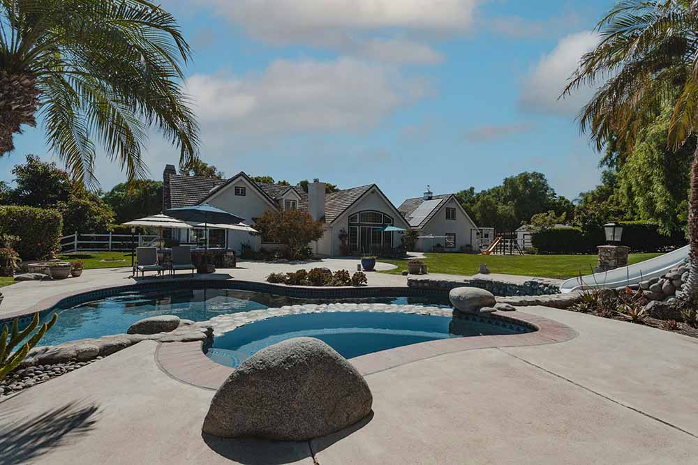 MediamonkAi's tweet image. Discover the benefits of #realestatevideomarketing and how Media Monk's innovative #AIPoweredContentCreation platform can help transform property listings into engaging videos, allowing real estate professionals to stand out.
shortl.one/E_moSkd