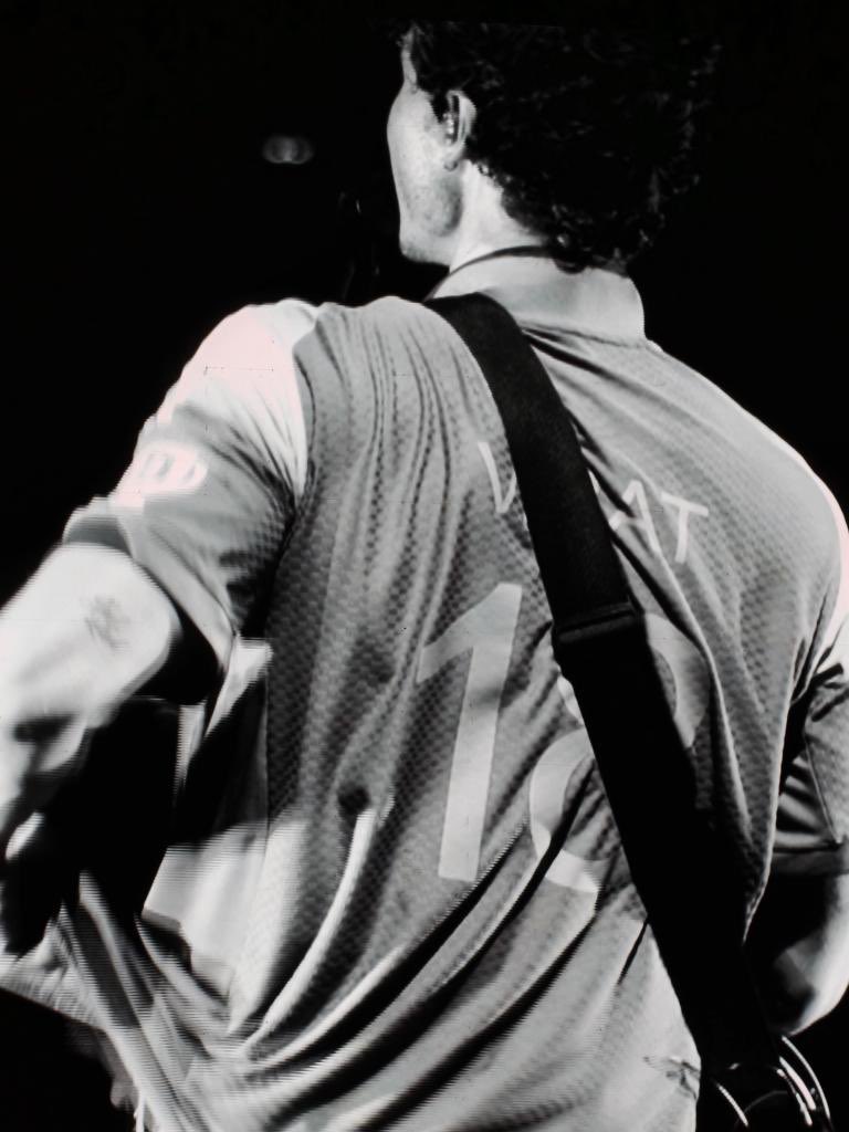 📷 | Shawn usando una camiseta del equipo de India esta noche en el escenario!