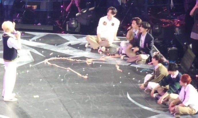 sunoobabysitter's tweet image. just enhypen adoring their sunshine

- a thread