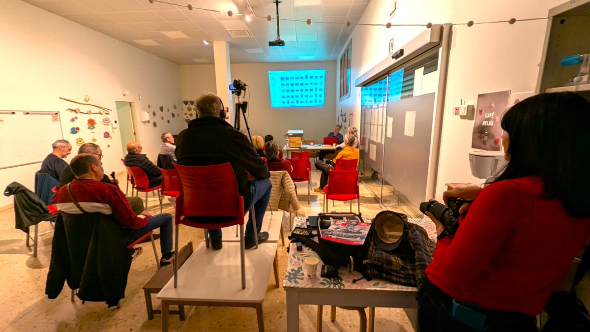 ACAF Santa Coloma: Xerrada per Acaf de Vicenç Semper acaffotografia.blogspot.com/2025/03/xerrad…