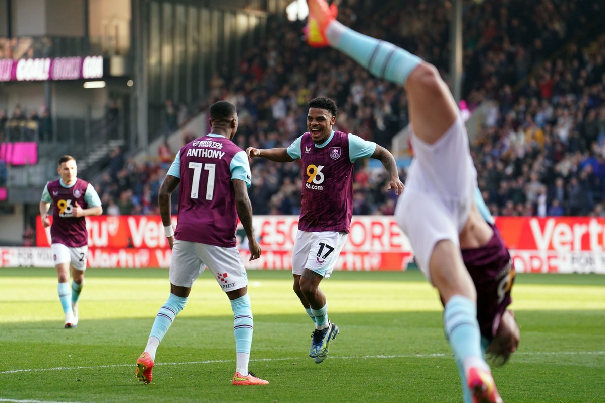 BurnleyOfficial's tweet image. No context Connor Roberts.