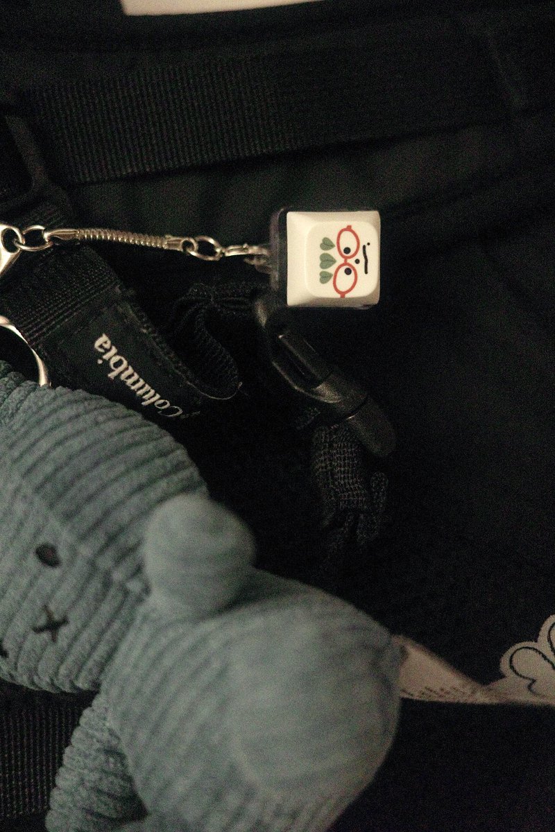 🎒