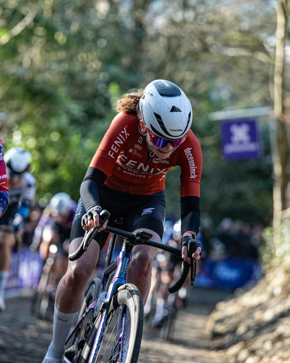 Kadınlar pelotonu için sezonun ilk en büyük yarışının, kadınlar gününe denk gelmesi güzel bir tesadüf oldu. 

Strade Bianche’de kadro çok çok güçlü.  Vollering, Borghini düellosunu görebileceğimiz yarışta bir çok favori bulunuyor diyebiliriz.

🌟Demi Vollering, Elisa Longo