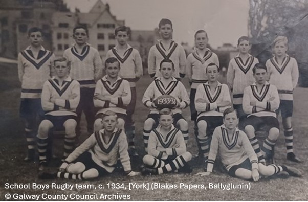 From the #Archives: a School Boys rugby team photo, 1934, from a Blake, #Ballyglunin collection (G00/01). The school is unknown, but the photo is from a Catcheside studio, #York. 
Good Luck <a href="/IrishRugby/">Irish Rugby</a>!
<a href="/explorearchives/">Explore Your Archive</a> #lovelocalarchives <a href="/SixNationsRugby/">Guinness Men's Six Nations</a> #TeamOfUs #IrishRugby