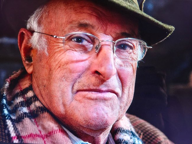 El próximo 14 de marzo el <a href="/TeatroPathe/">Teatro Pathé</a> de #Sevilla acoge el 3ª Certamen “Historia Viva del Flamenco” donde se rendirá homenaje a Márquez “El Zapatero”.

revistalaflamenca.com/el-3a-certamen…

#flamenco #arte #cultura #FlamencoSevilla #SevillaFlamenco