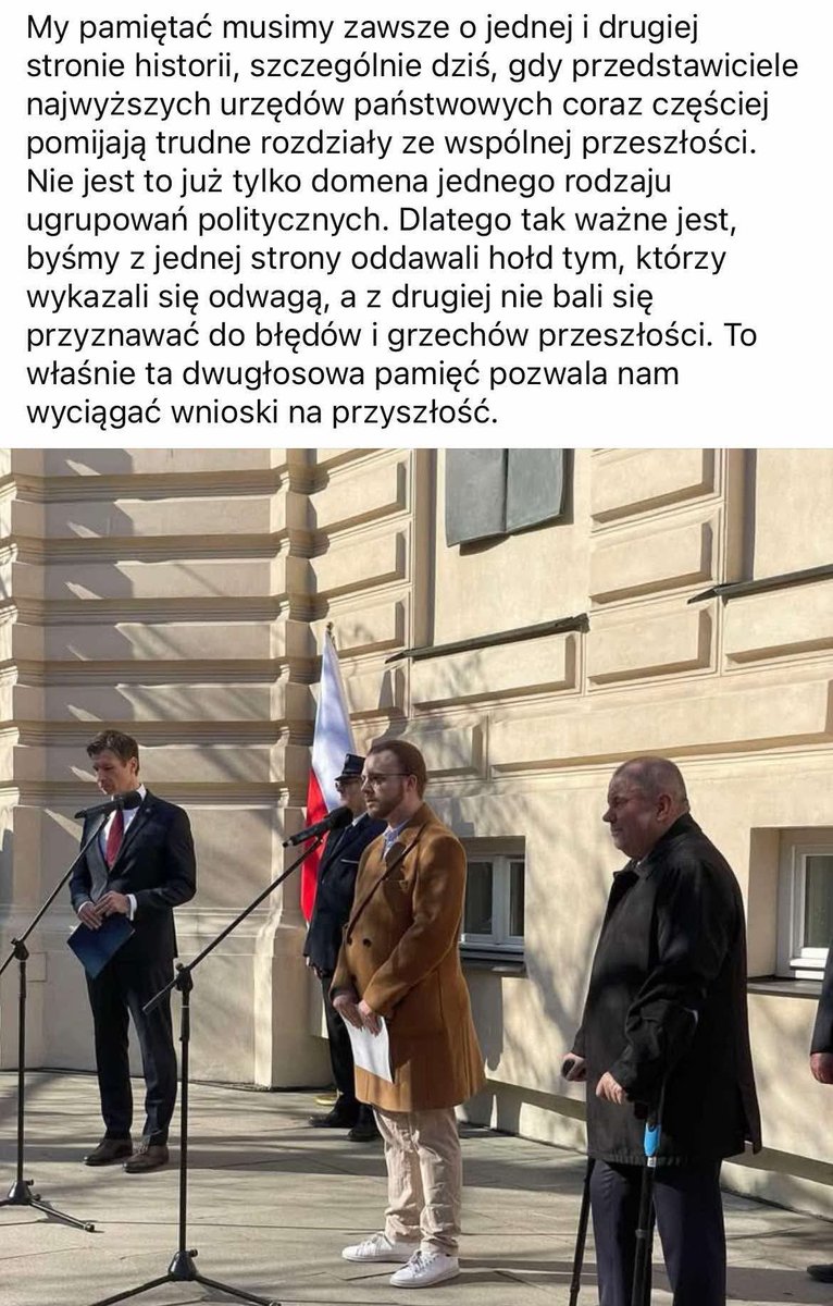 Samorząd Doktorantów Uniwersytetu Warszawskiego (@sdoktorantow) on Twitter photo Dziś odbyła się uroczystość z okazji 57. rocznicy Marca ‘68 pod tablicą upamiętniającą studenckie protesty. W swoim przemówieniu Przewodniczący Samorządu Doktorantów/-ek <a href="/DominikPuchala/">Dominik Puchała</a> przypomniał jednak, że historia Uniwersytetu o nie tylko chwalebne karty. Dziś odbyła się uroczystość z okazji 57. rocznicy Marca ‘68 pod tablicą upamiętniającą studenckie protesty. W swoim przemówieniu Przewodniczący Samorządu Doktorantów/-ek <a href="/DominikPuchala/">Dominik Puchała</a> przypomniał jednak, że historia Uniwersytetu o nie tylko chwalebne karty.