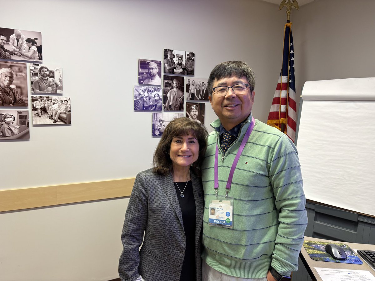 ShorelslShore's tweet image. Visiting Professor at the University of Florida Department of Anesthesiology. Thank you Dr. Yong Peng for such a warm invitation and a great visit.