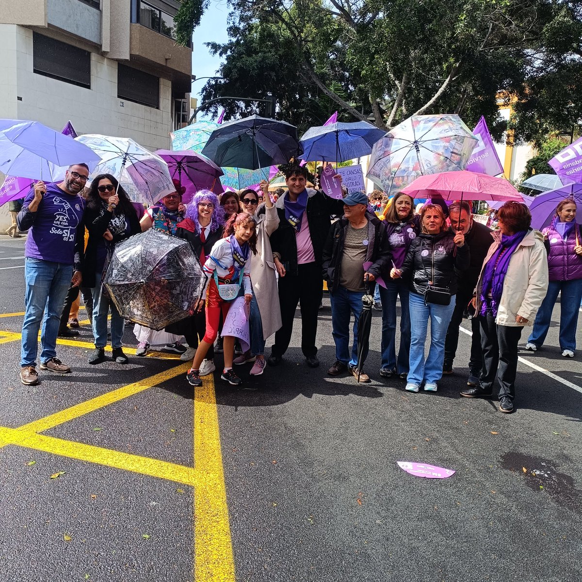 💜Por las que estamos y seguimos luchando
💜Por las que ya no están, víctimas de la violencia machista 
💜Por las que fueron y sufrieron el patriarcado
💜Por las que vendrán, para intentar dejarles un mundo mejor

Feliz y combativo #8M #8Marzo #diadelamujer2025 #vivasnosqueremos