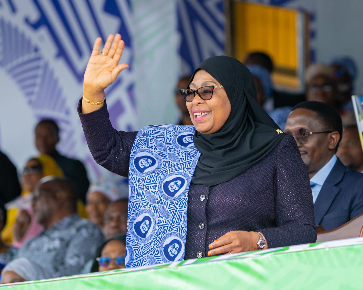 Daudi_Kasimu's tweet image. Tanzania chini ya Rais Samia imeandaa mikutano mikubwa ya kimataifa, ikiwa ni pamoja na #W20Summit, ikionesha kuwa mwanamke anaweza kuongoza kwa umahiri duniani. Uongozi wake umetufungulia fursa mpya! #WanawakeMbele #SamiaNiJibu