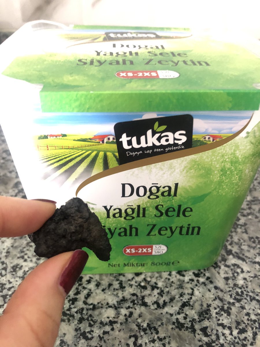 dmttt's tweet photo. Zeytin paketinden kömür çıkmasını nasıl açıklayabilirsiniz? @tukasturkiye 

@gidadedektifi @denetlecomtr @GidaveKontrolGM @saglikbakanligi @gidaajansi https://t.co/so4P46pdrB