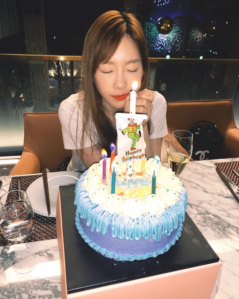 picstaengoo's tweet photo. happy birthday, baby. thank you for never giving up, we’re very proud of you and everything you do. may your day be very, very happy, just like you deserve 💜

#올해_탱구생일엔_콘서트
#HAPPY_TAEYEON_DAY

태연언니생일
Happy Birthday Taeyeon https://t.co/qOasWwK76M