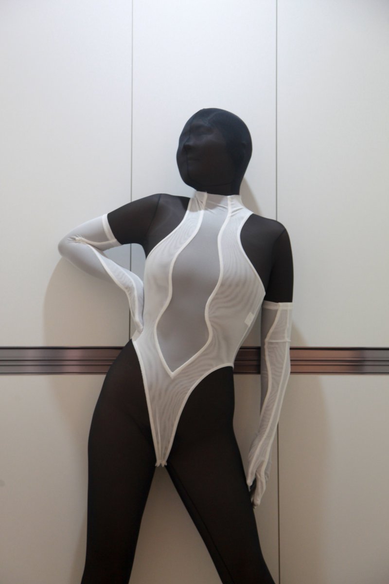 Zentai_Jenny's tweet image. 脖子以下都是腿
Leggy figure.
#zentai #stylishfetish
#highcut #nylontights
#encasement