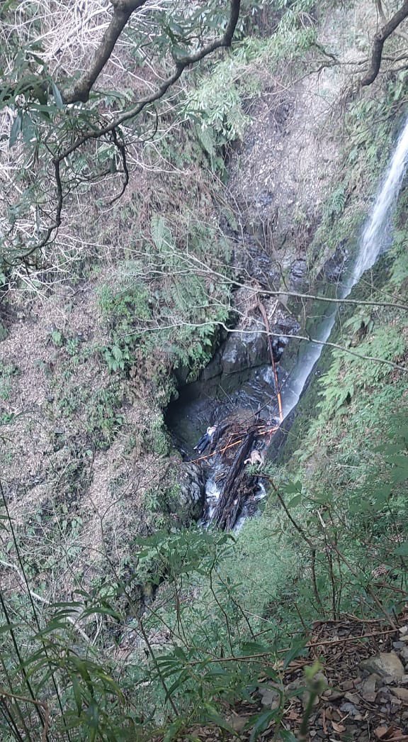 AsYouNotWish's tweet image. Kathua: Three Hindu civilians, including a child, who went missing on 5 March while returning from a wedding reception in Jammu’s Billawar tehsil found dead, with their bodies dumped in a waterfall.

The Pakistani Islamist terror organisation Lashkar-e-Taiba’s front, TRF, claims…