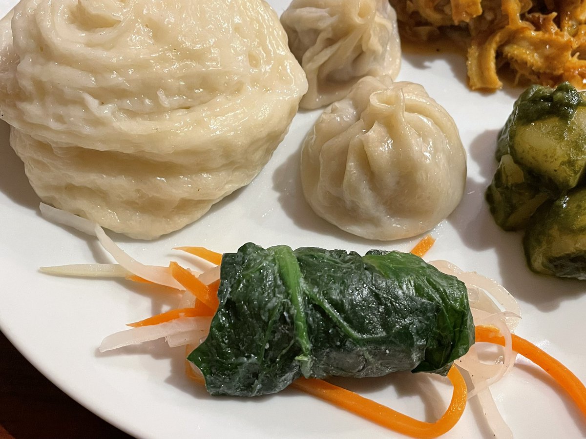 TawaraStar's tweet photo. 曙橋(四谷坂町)のチベット料理タシデレでチベット正月のおせち料理(Tashi Losa Set)。

トマ芋、はったい粉、酒粕で作った、チャンダーという濃厚な甘酒に始まり、チベットのチーズが入った．ちょっと酸っぱいスープなどなど、初めての味が多かったですが、どれもとても美味しかったです。　→ https://t.co/CWlc7gjY1t