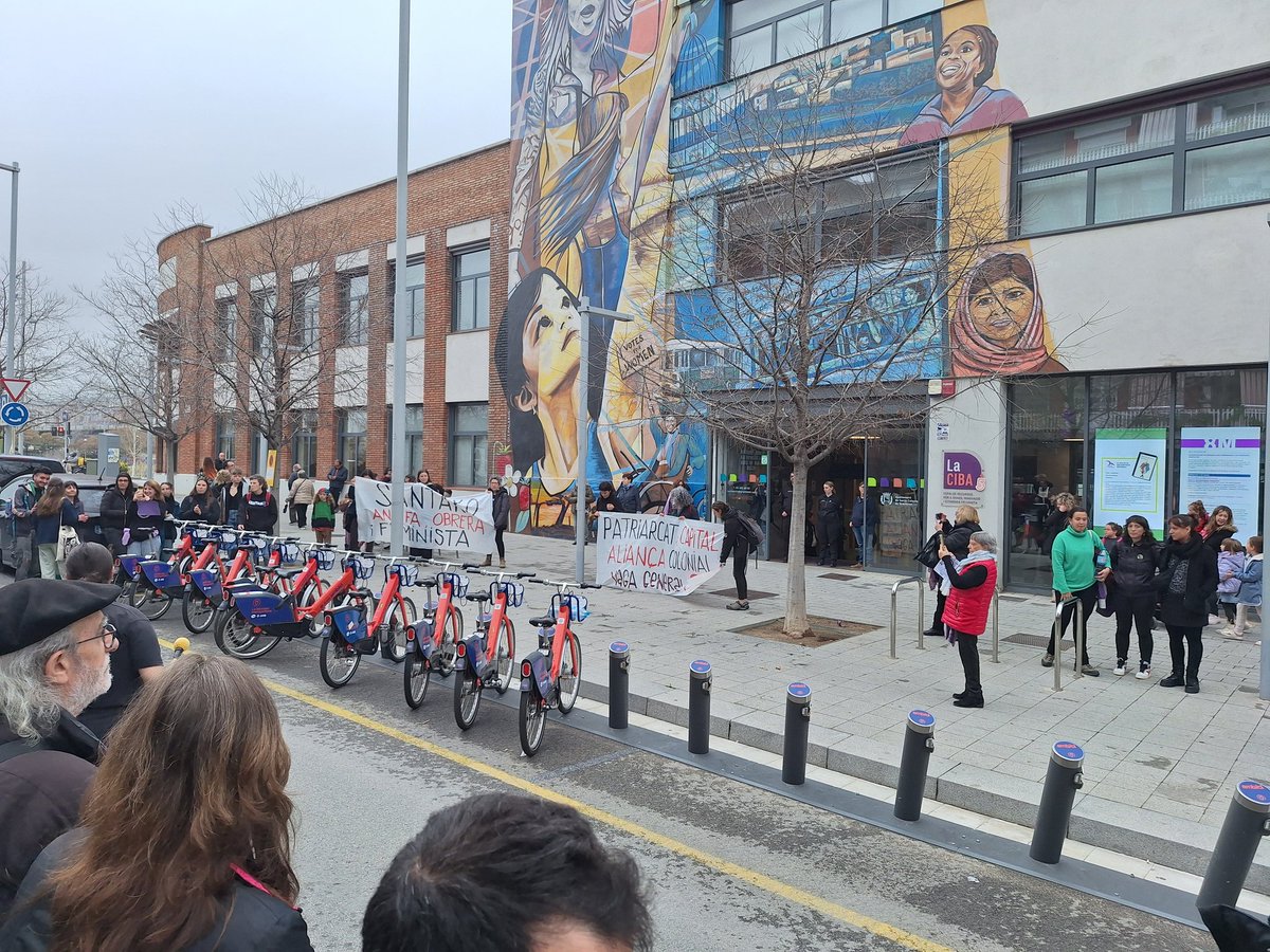 Incoherències polítiques de <a href="/scgramenet/">Aj. Sta. Coloma Gram</a> , el feminisme combatiu i reivindicatiu al carrer, el postureo polític dintre d'un espai public com <a href="/la_ciba/">La CIBA</a> utilitzat per conferències antifeministes dels amics de <a href="/MireiaG_S/">Mireia González Sáez</a> com són <a href="/vox_es/">VOX 🇪🇸</a> . Això es el seu socialisme.