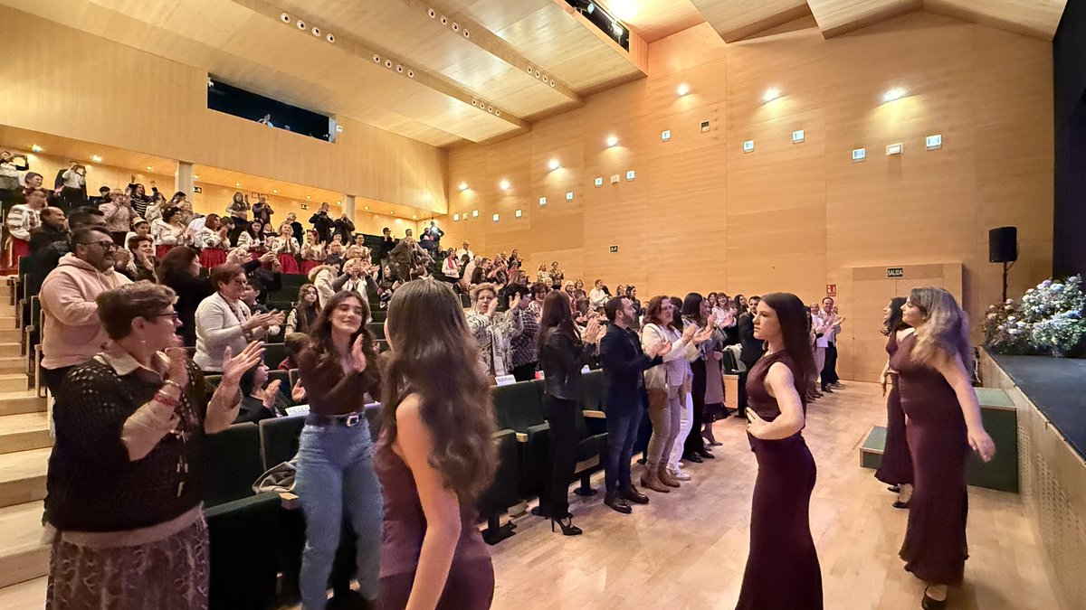 ¡Feliz Día Internacional de la Mujer!

Celebramos este día entregando el premio Mujer 2025 a Rosario Carmona, todo un ejemplo de esfuerzo y trabajo constante. 

A todas las mujeres, desearos un feliz día. 

#torreviejaloprimero #poryparatorrevieja