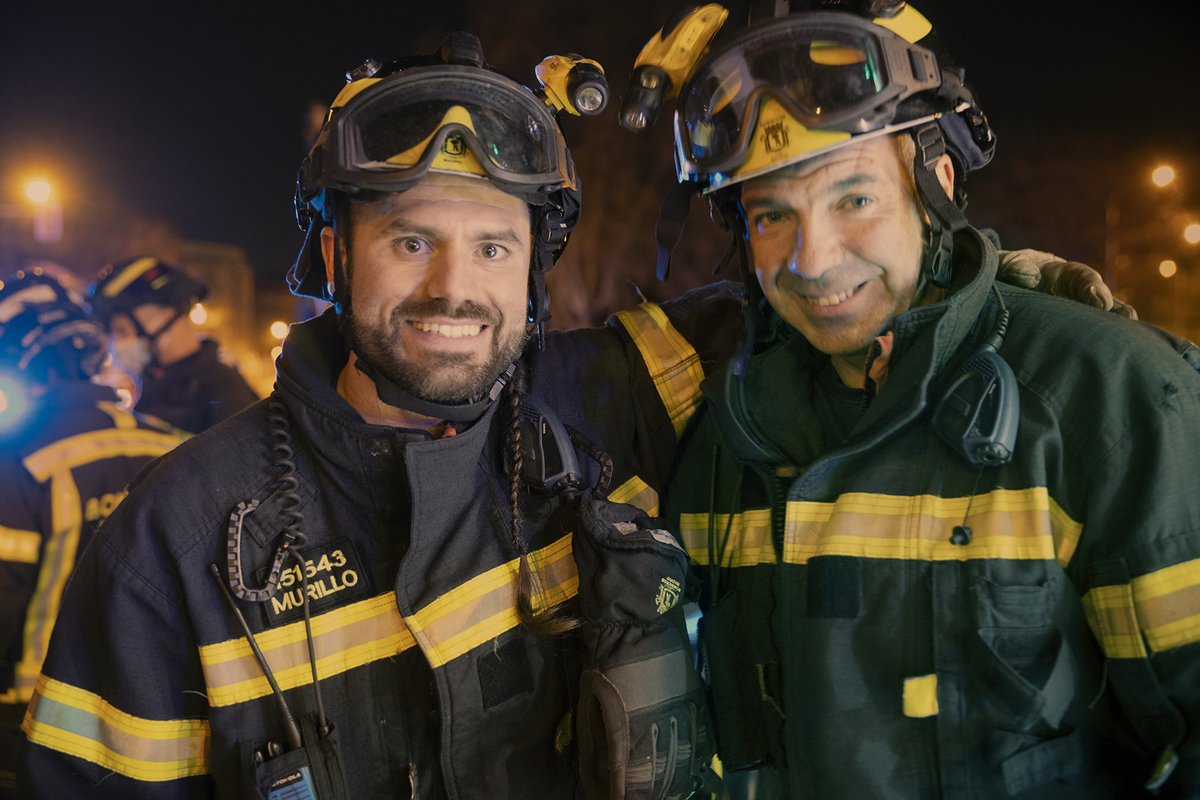 BomberosMad's tweet photo. Hoy celebramos #SanJuandeDios, patrón de los #Bomberos  por su valiente intervención en el incendio del Hospital Real de Granada en julio de 1549, donde salvó a numerosos enfermos. Su legado de dedicación y altruismo nos inspira a los bomberos. ¡Feliz día de San Juan de Dios! https://t.co/XXy25zwNmj