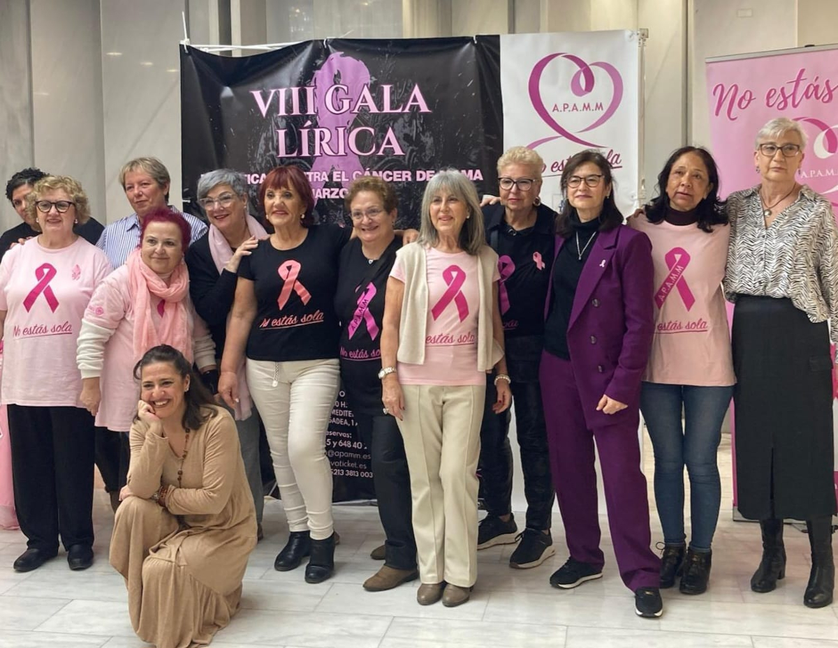 Por si nadie te 
lo ha dicho
hoy...
Tú importas
Vales la pena
Eres increíble 
Eres suficiente 
Te ves genial
cuando sonríes 
Y te mereces todo lo bonito en esta vida.
Desde Apamm feliz día de la mujer
💖💖💖💖