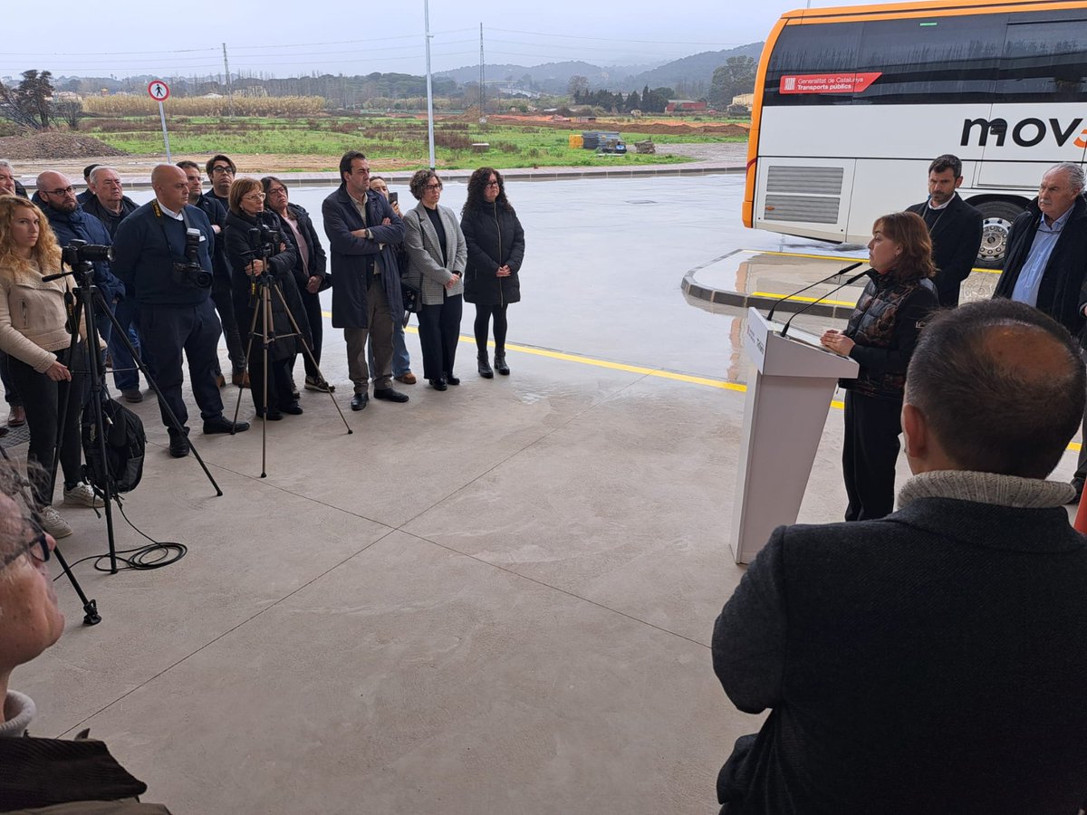 S’inaugura la nova estació d’autobusos de #Palamós ✅️🚌

La consellera de <a href="/territoricat/">Territori</a> Sílvia Paneque i l’alcalde de Palamós, <a href="/llpuigpalamos/">Lluis Puig</a> han presidit l’acte d’inauguració de la nova estació que entrarà en funcionament dilluns 10 de març.

infopalamos.cat