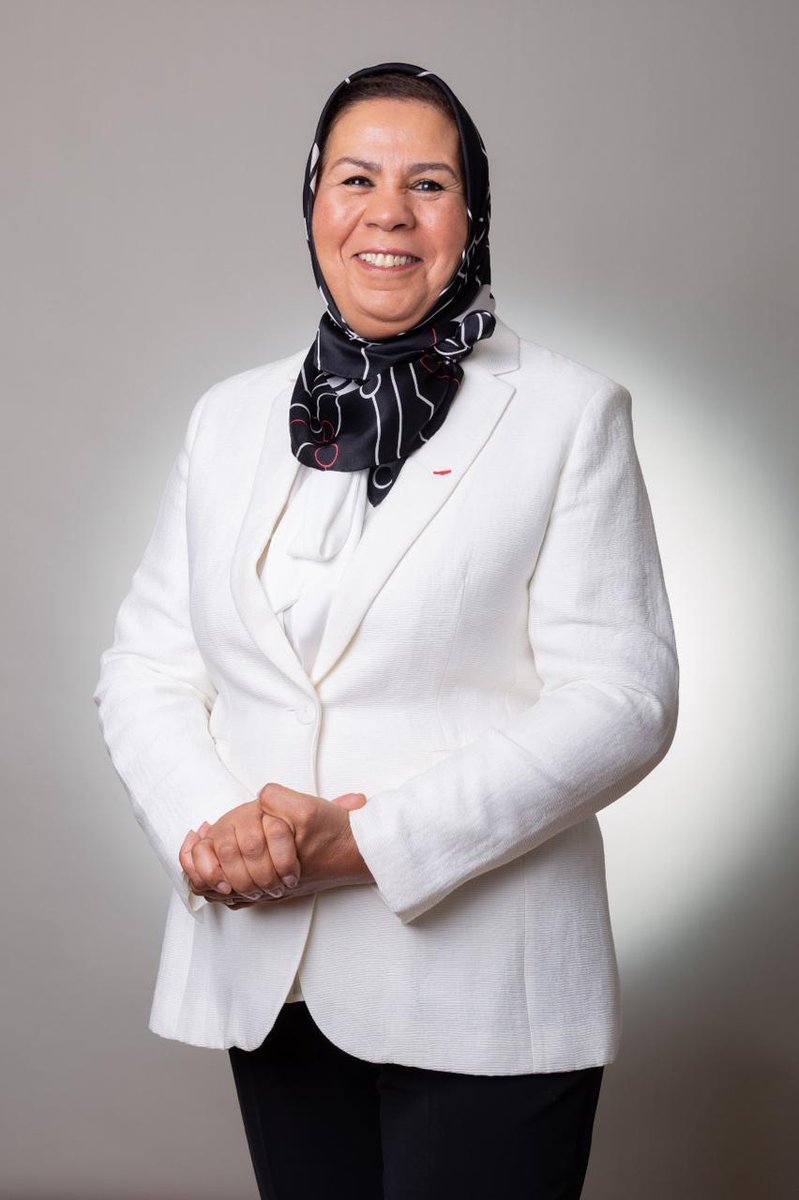 À l'occasion de cette Journée Internationale des Droits de la Femme, je pense à toutes ces femmes pleines de courage. Que nous soyons en train de briser les plafonds de verre ou d'accompagner nos sœurs dans leur lutte pour l'égalité, chaque action est précieuse. Aujourd'hui, les