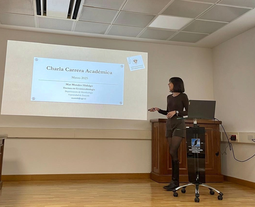 maarmh's tweet image. Excited to join @CanalUGR's Biotechnology & Microbiology master’s students once again to talk about the research career! Sharing experiences, funding opportunities, and key advice: in science, rejection is part of the journey, and collaboration is the key to success ✨