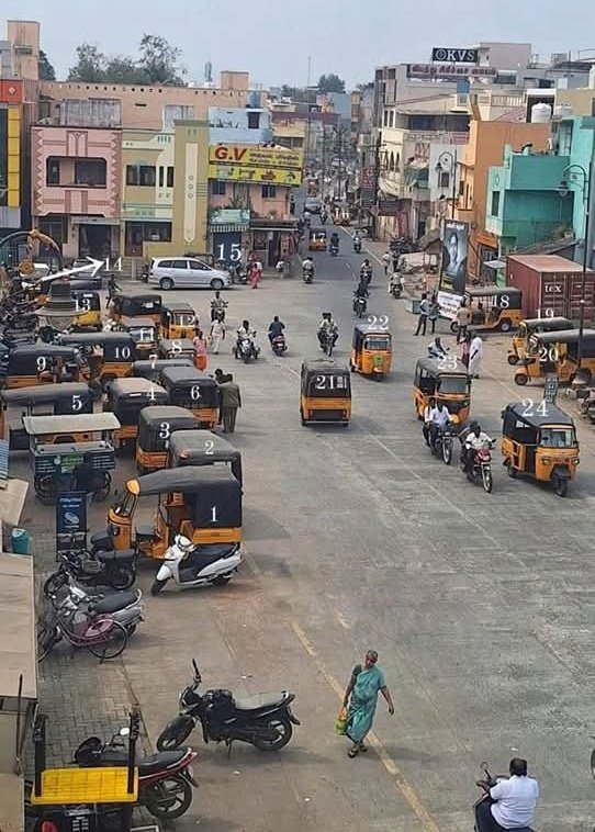 TNEXPLORE's tweet image. தமிழ்நாட்டின் ஆட்டோ சிட்டி எது?

A) சென்னை 
B) ஓசூர் 
C) திருவண்ணாமலை 
D) கோயம்புத்தூர்