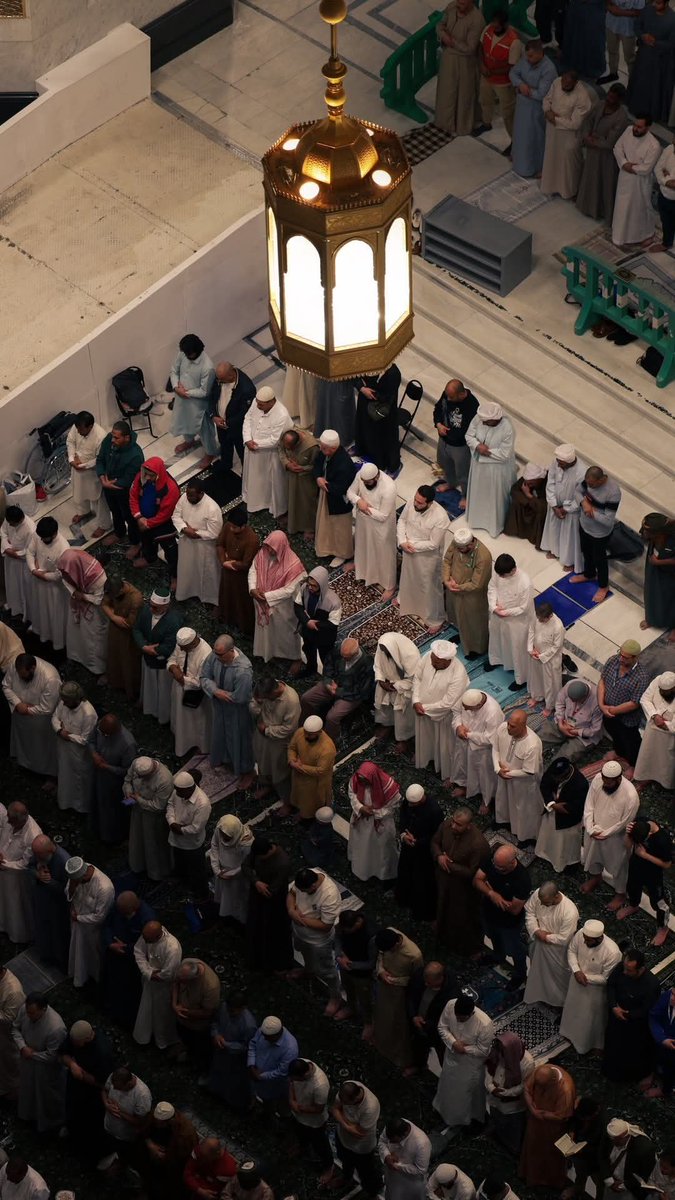 وَخَشَعَتِ الْأَصْوَاتُ لِلرَّحْمَٰنِ فَلَا تَسْمَعُ إِلَّا هَمْسًا.