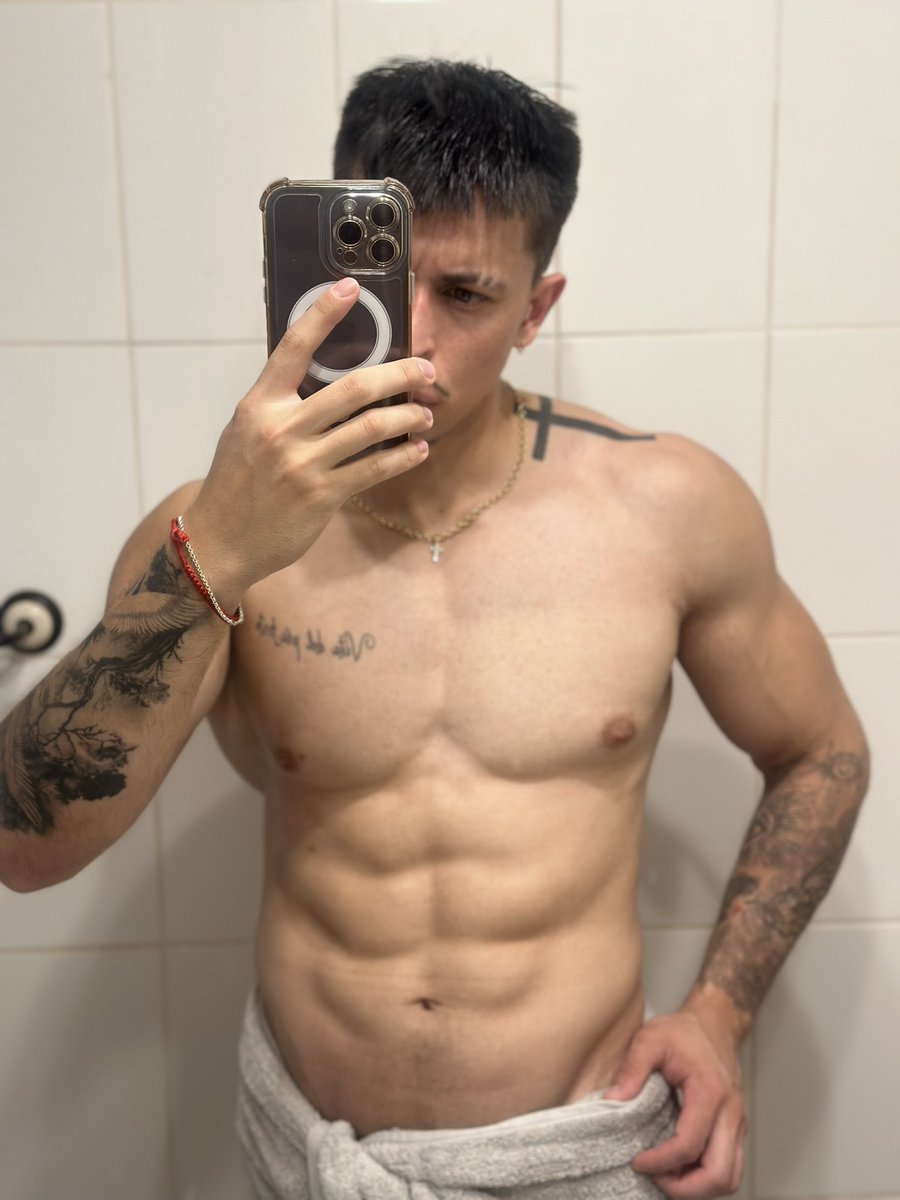 Mrfitonly's tweet photo. Recién salido de la duchita 💦 😮‍💨 https://t.co/3w2cifR8SJ