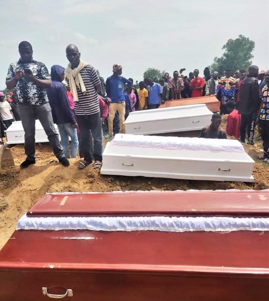 WatchdogTh96012's tweet photo. If Christians murdered masses of Muslims there would be international outcry from Western Leftist Governments &amp; MSM. Today Muslims are murdering masses of Christians and the same people are silent. Including Ireland. #Syria #Congo #Africa #Nigeria #Christians #IslamJihadist https://t.co/EnIKi5Z8VD
