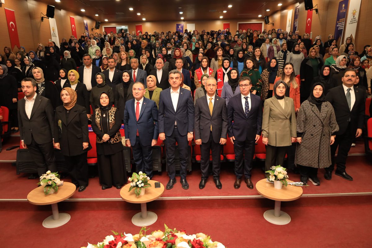 AK PARTİ ŞANLIURFA (@akpartiurfa) on Twitter photo "Kadınlar, Siyasetin Nesnesi Değil Öznesidir."
(RECEP TAYYİP ERDOĞAN)
📍8 Mart Dünya Kadınlar Günü-Kadınlar Buluşması
1/ TBMM Başkanvekilimiz <a href="/bybekirbozdag/">Bekir Bozdağ</a>, İl Başkanımız <a href="/milhamigunbegi/">Mehmet İlhami GÜNBEGİ</a>, Milletvekillerimiz <a href="/ProfDrDusak/">Prof Dr Abdurrahim Dusak</a>, <a href="/malicevheri/">𝐌𝐞𝐡𝐦𝐞𝐭 𝐀𝐥𝐢 𝐂𝐞𝐯𝐡𝐞𝐫𝐢</a>, <a href="/CYAZMAC/">CEVAHİR ASUMAN YAZMACI</a>, MKYK Üyelerimiz, teşkilatımız ve "Kadınlar, Siyasetin Nesnesi Değil Öznesidir."
(RECEP TAYYİP ERDOĞAN)
📍8 Mart Dünya Kadınlar Günü-Kadınlar Buluşması
1/ TBMM Başkanvekilimiz <a href="/bybekirbozdag/">Bekir Bozdağ</a>, İl Başkanımız <a href="/milhamigunbegi/">Mehmet İlhami GÜNBEGİ</a>, Milletvekillerimiz <a href="/ProfDrDusak/">Prof Dr Abdurrahim Dusak</a>, <a href="/malicevheri/">𝐌𝐞𝐡𝐦𝐞𝐭 𝐀𝐥𝐢 𝐂𝐞𝐯𝐡𝐞𝐫𝐢</a>, <a href="/CYAZMAC/">CEVAHİR ASUMAN YAZMACI</a>, MKYK Üyelerimiz, teşkilatımız ve