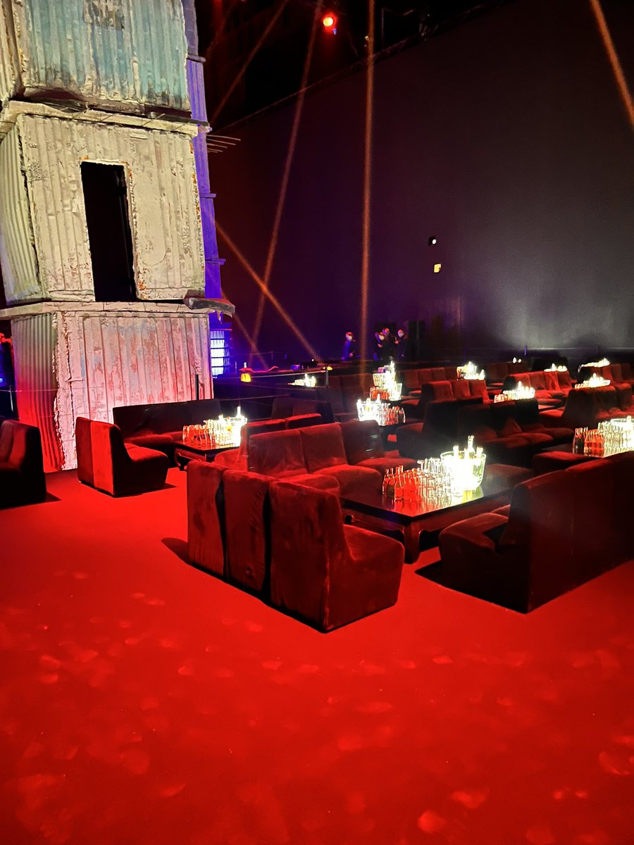 QualityEventsBg's tweet photo. All’ Hangar Bicocca per uno straordinario party per #fiuggi loved by #Vogue ! https://t.co/EWUDgBM1Gl