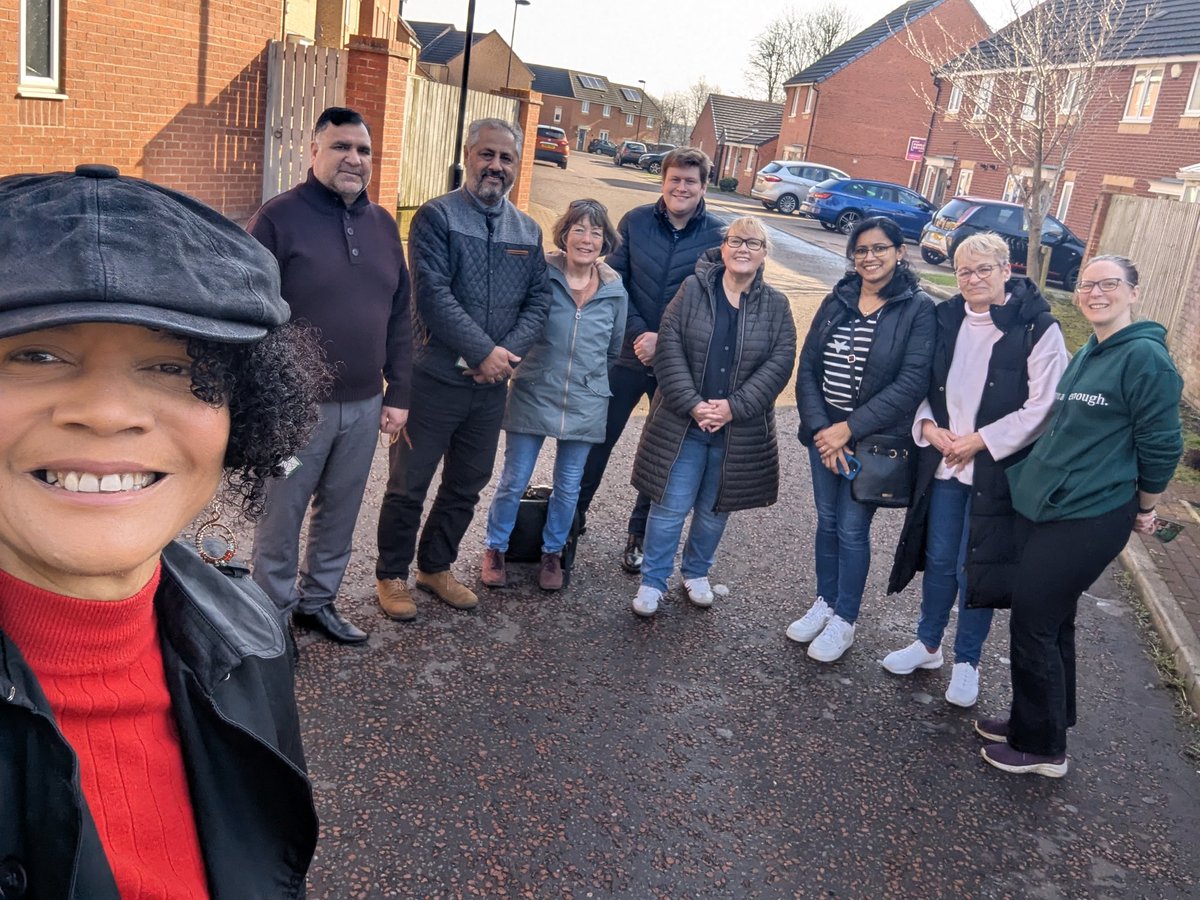 Great to be out in West Fenham with the local <a href="/NCLCentralWest/">NCLCentralWest</a> team talking and listening to residents about the issues which matter to them - housing, the #NHS and defence came out top.