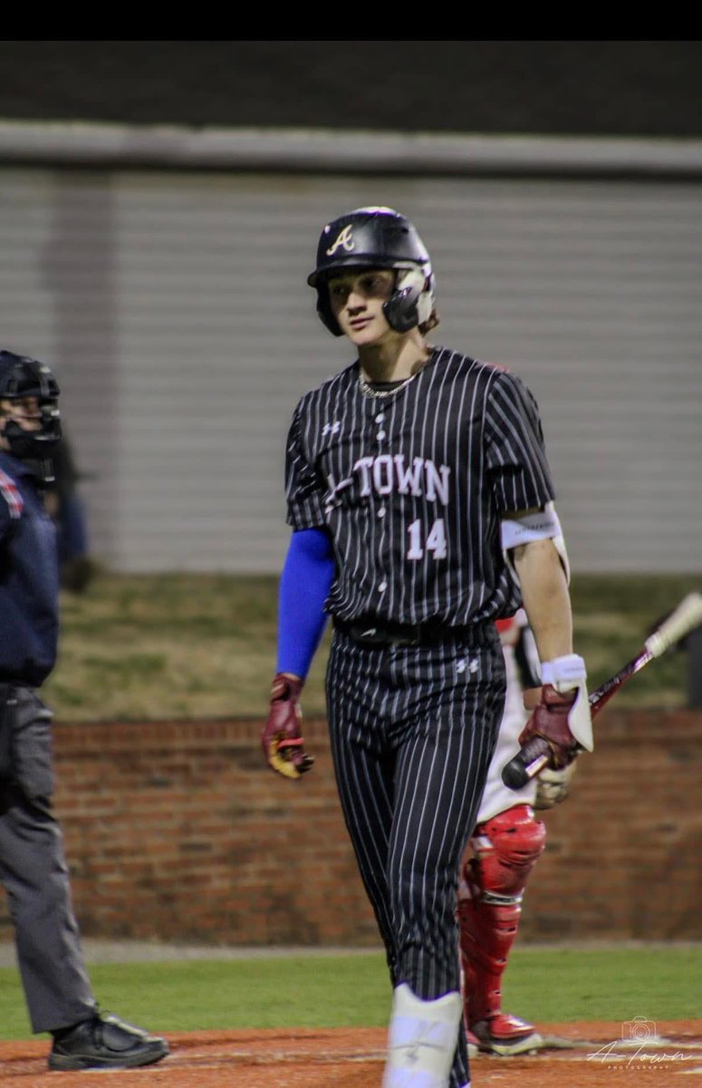 Got the W against Heritage last night in a great comeback win in the 7th inning, 6-4!

See you today at 2:30 at Catholic as we take on CAK. Go Tornadoes! ⚾️🌪️