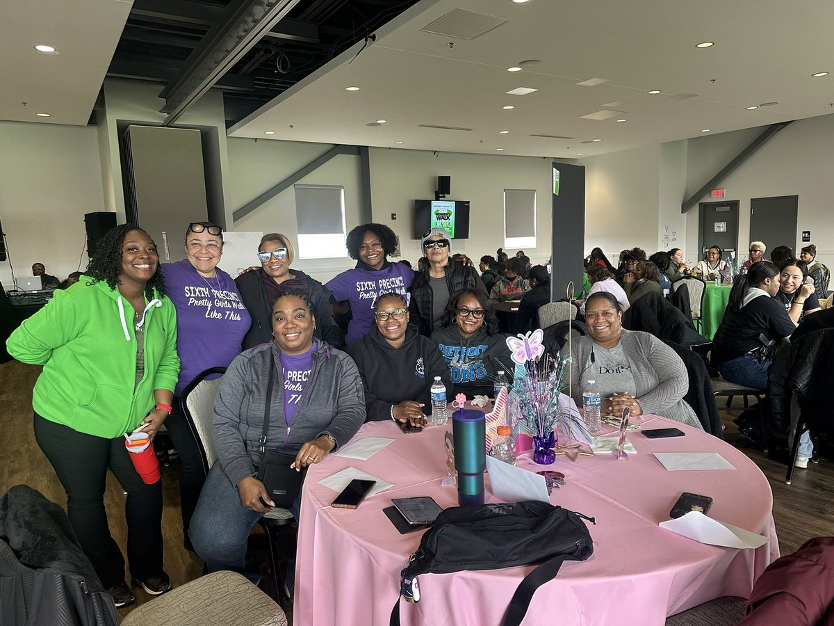 MARCH IS WOMENS HISTORY MONTH 🩷👯‍♀️

Today, the ladies of the DETROIT POLICE DEPARTMENT celebrated Women’s History Month during their fourth annual Women’s Empowerment Walk!! 

Our very own, Captain Shannon Hampton also shared words of encouragement to everyone!